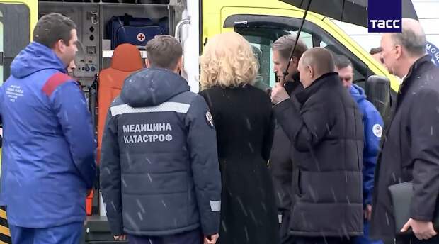 Бронированную машину скорой помощи представили Владимиру Путину