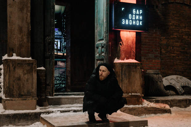 Режиссер Сергей Филатов на съемках сериала «Бар Один звонок» Режиссер Сергей Филатов на съемках сериала «Бар Один звонок»