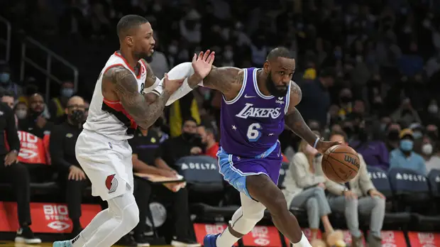 «Лейкерс» разгромили «Портленд» в матче НБА