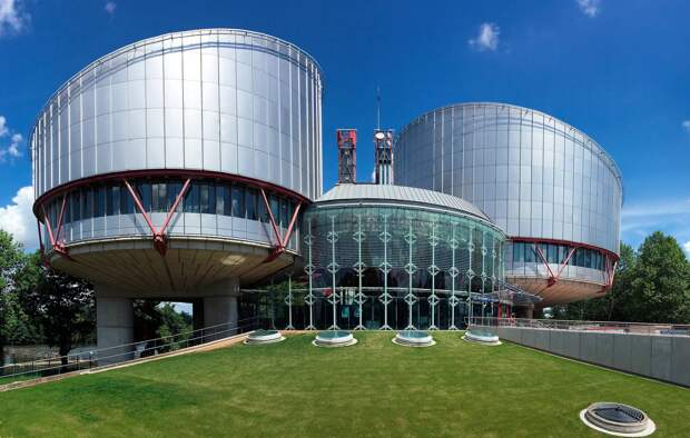 Здание Европейского суда по правам человека в Страсбурге Steve Allen/Shutterstock/FOTODOM