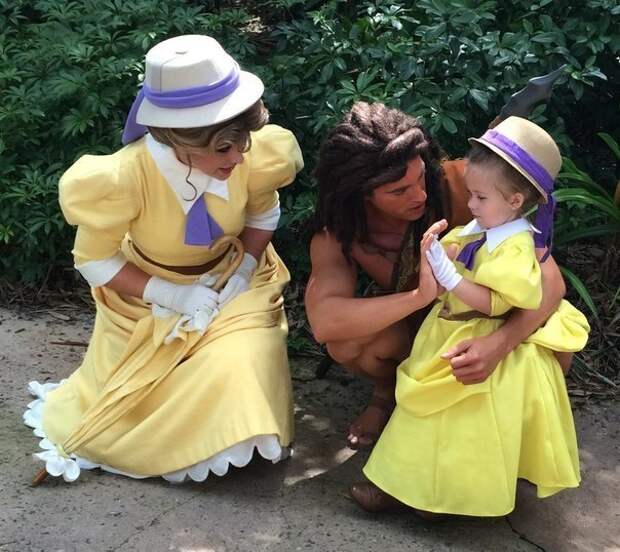 Мама делать для дочки костюмчики для посещения Disney World Мама делать для дочки костюмчики для посещения Disney World