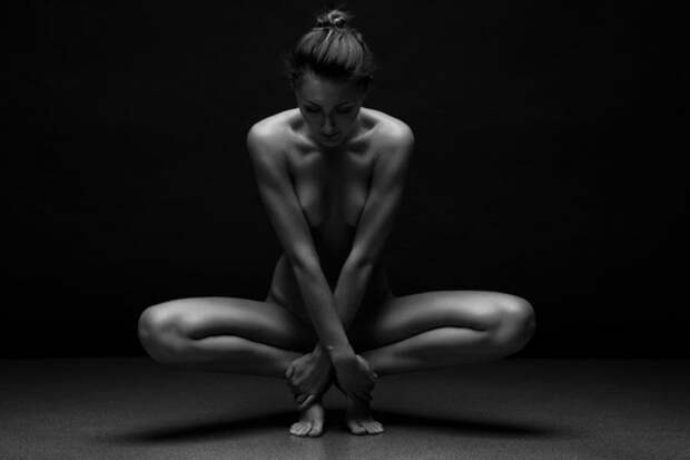 Российский фотограф, который умеет фотографировать oбнaжённых женщин так, чтобы это не было пошло Российский фотограф, который умеет фотографировать oбнaжённых женщин так, чтобы это не было пошло