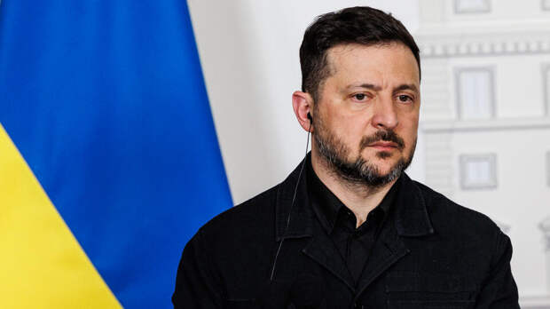Азаров: страны Запада поощряют хамское поведение Зеленского