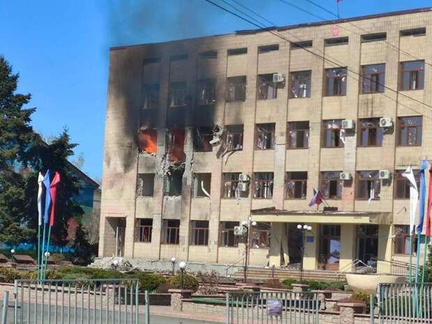 Дрон ВСУ атаковал администрацию Старобельского округа ЛНР, два человека