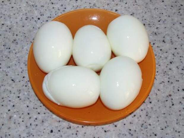 яйца вареные и очищенные