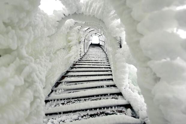 Ледяной тоннель