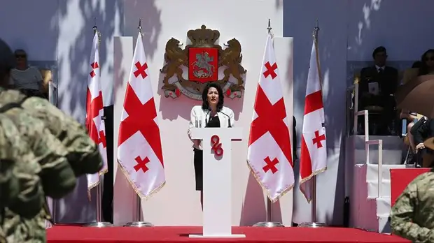 Президент Грузии назвала победу Макрона победой ЕС в противостоянии России