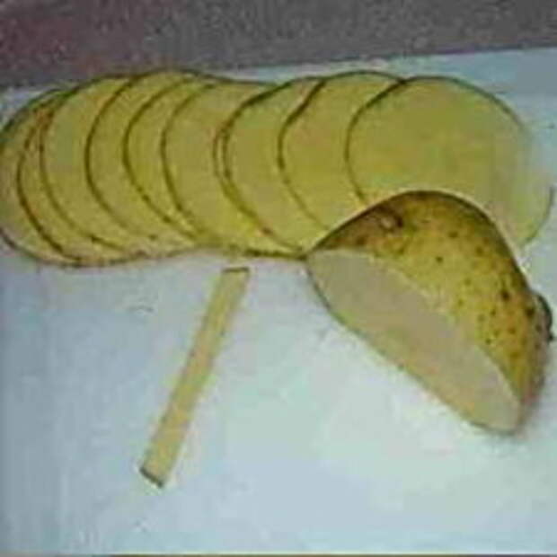 картофль режем кружочками