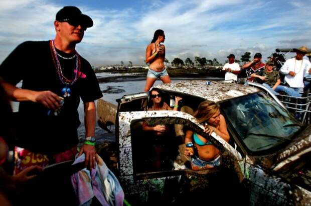 Фестиваль любителей грязи «Okeechobee Mudfest»