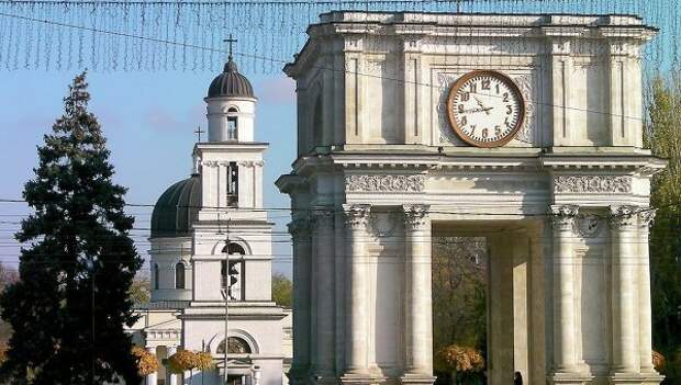 Триумфальная арка в Кишиневе. Архивное фото