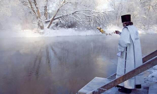 Крещение в 2019 году: когда купаться в проруби - с 18 на 19 января, история, традиции праздника, крещенская вода