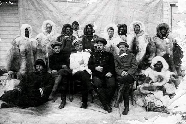 Седов. Члены экспедиции.jpg