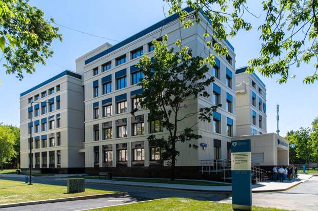 В Капотне идет реконструкция поликлиники, главного завода и парков