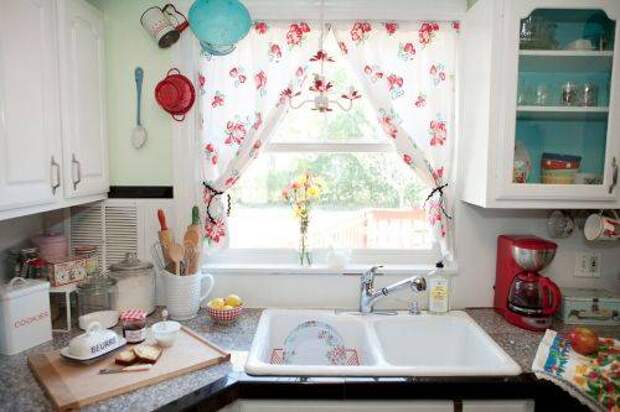 b2ap3_thumbnail_color-kitchen-curtains.jpg
