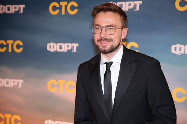 Александр Петров признался в «правильной белой зависти» к Юре Борисову и Марку Эйдельштейну