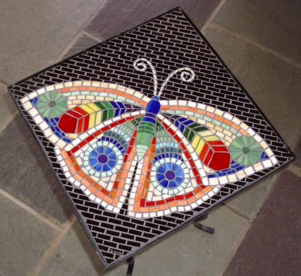 Yes, you CAN make a mosaic table top!