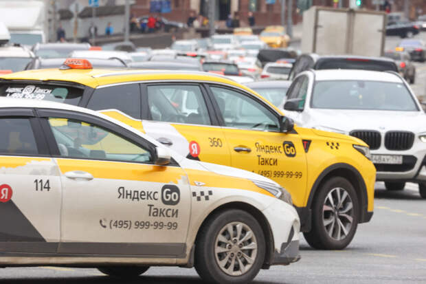 Таксистам в России разрешили наказывать проблемных пассажиров