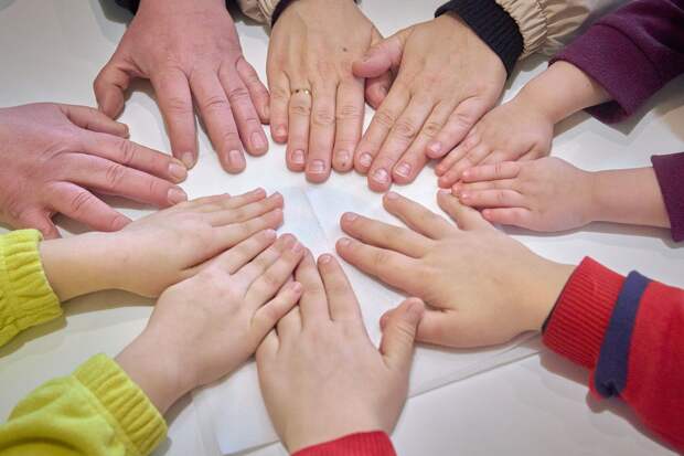 Путин поддержал идею популяризировать многодетность как бренд