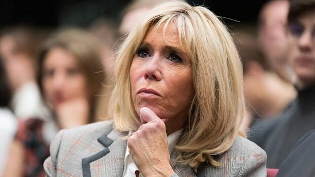 Брижит Макрон пожаловалась на жизнь в Елисейском дворце