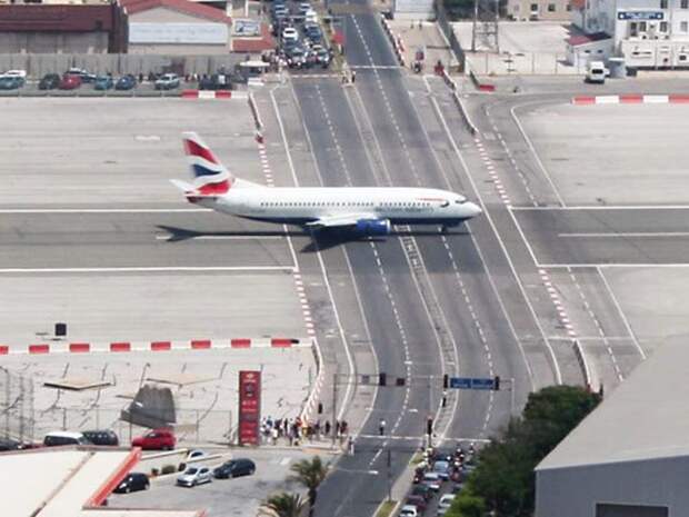 3. Гибралтар аэропорт, в мире