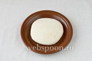 Снимите пресс, достаньте сыр из марли. Домашний панир готов!
