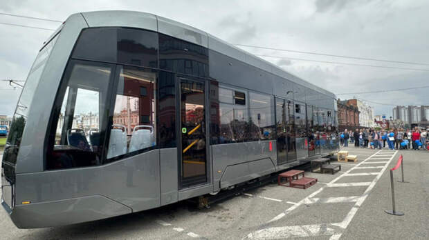 В Барнауле представили первый трамвай местной сборки