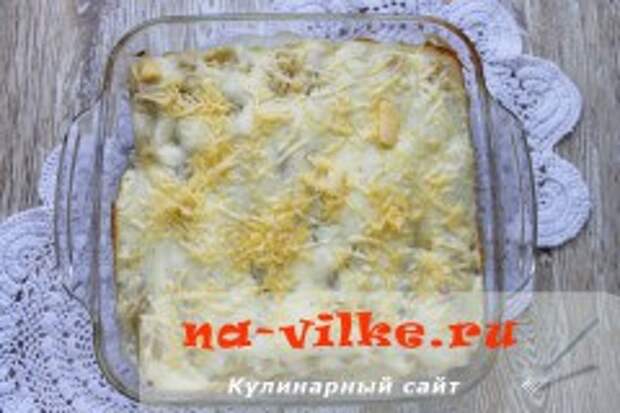Каннеллони с говяжьим фаршем под соусом бешамель