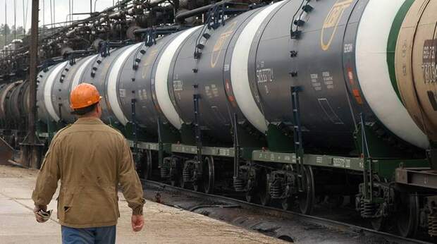 Доходы России от экспорта нефти в апреле выросли вдвое в годовом выражении