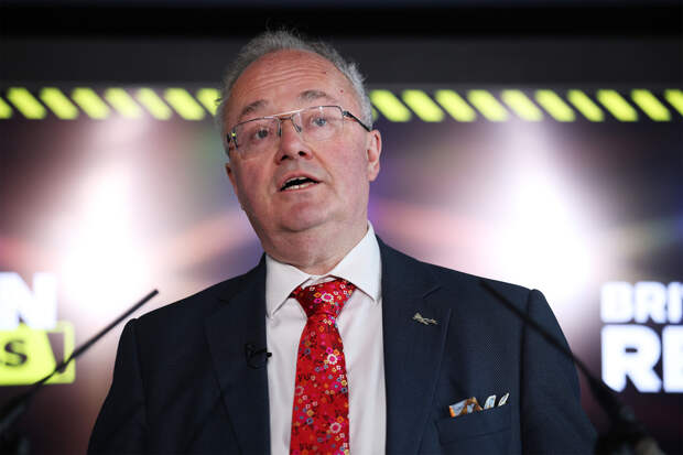 В Британии чиновник оказался под следствием из-за желания быть похожим на Путина