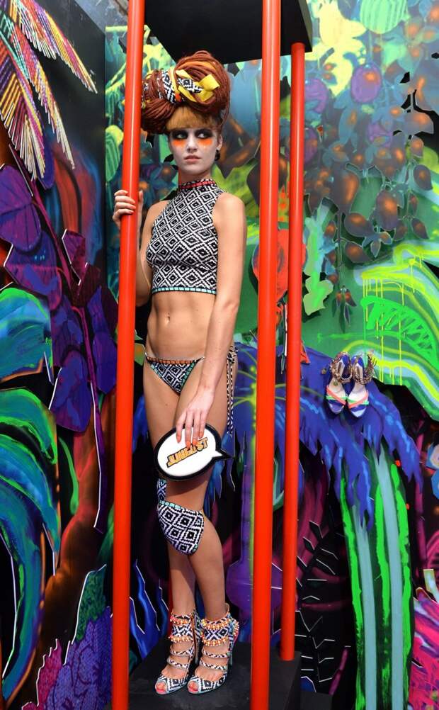 Модели Get Wild at London Fashion Week 2015