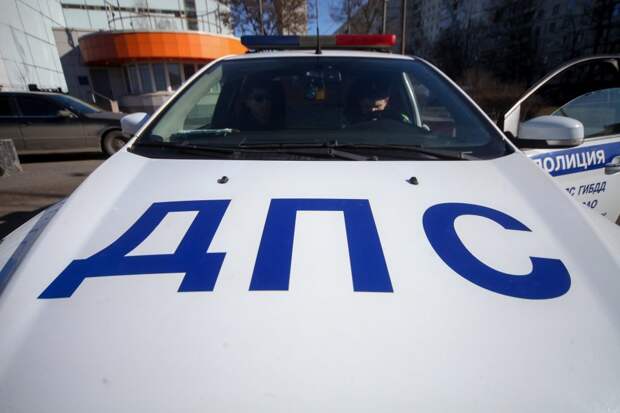 На въезде в Некрасовку автомобиль вылетел с проезжей части