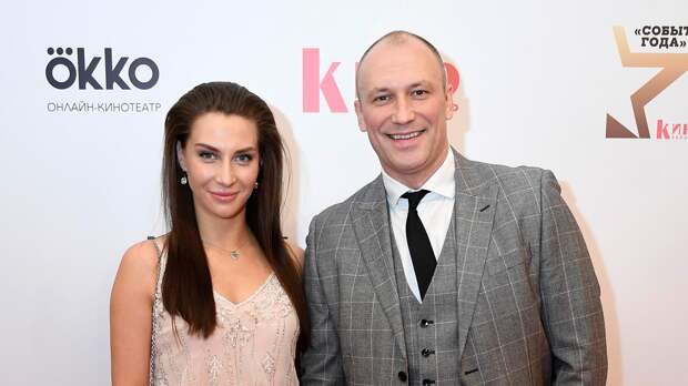 Актер Константин Соловьев высмеял жену и хейтеров