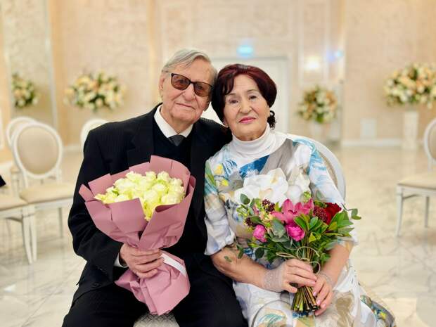 Бывшие глава администрации Рязанского района и директор Дома пионеров отметили бриллиантовую свадьбу