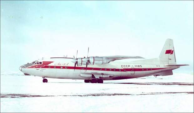 Во всех климатических зонах, в которых летали самолеты Ан-10 и Ан-10А, существовала угроза обледенения. Несовершенство аэродинамики первого варианта самолета и его противообледенительной системы стало причиной первых двух тяжелых катастроф