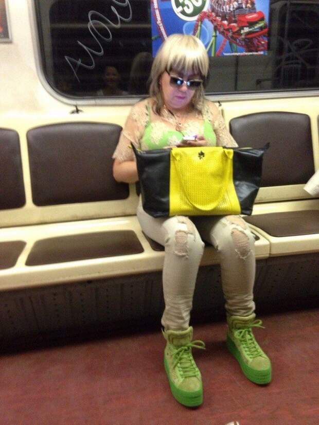 Модники в метро