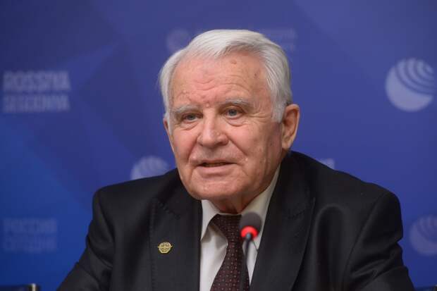 Заслуженный пилот СССР назвал три возможные причины крушения Ан-26 в Крыму