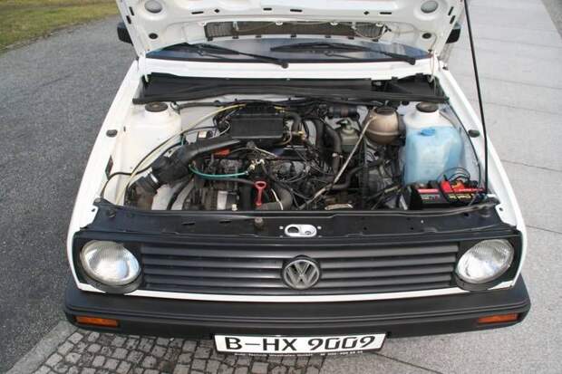 Volkswagen Golf Ангелы Меркель продадут на аукционе (7 фото)
