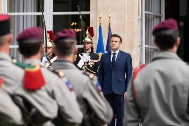Президент Франции прокомментировал информацию о своей возможной досрочной