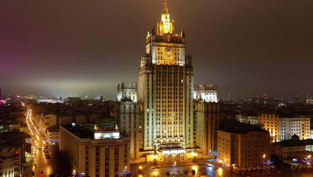Здание МИД РФ на Смоленской площади в Москве. Архивное фото Здание МИД РФ на Смоленской площади в Москве. Архивное фото