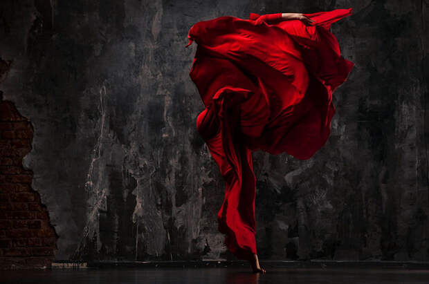 https://static.boredpanda.com/blog/wp-content/uploads/2016/10/dance-photography-vadim-stein-39-580495f939aff__880.jpg