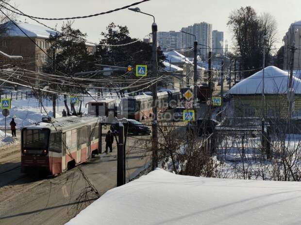ДТП на рельсах Тульской области парализовало 10 трамваев