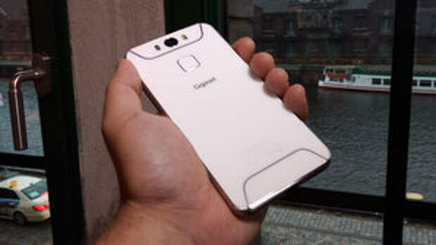 Задняя панель Gigaset ME