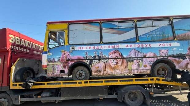 Затащили на эвакуатор и увезли: Что стало с легендарным автобусом Крымской весны