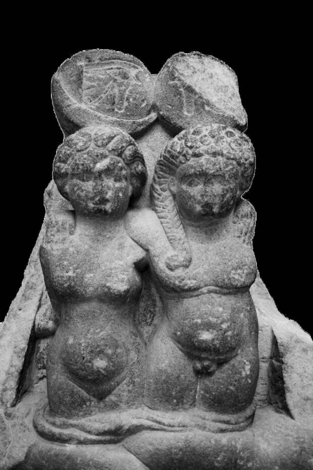 Статуэтка, изображающая Клеопатру и Александра. <br>