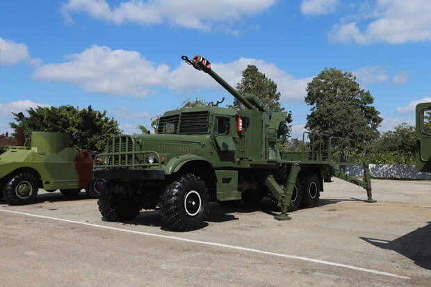 Гибриды старой советской бронетехники Гаубица Д-30 на базе автомобиля КРАЗ. бронетехника, Куба