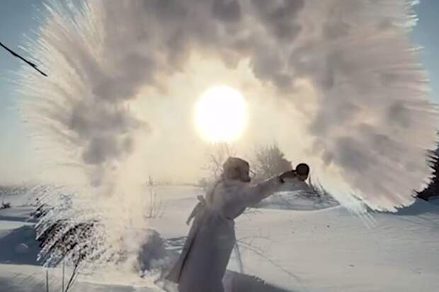 Дерматолог Петросова: повторение тренда с горячей водой на морозе приводит к ожогам