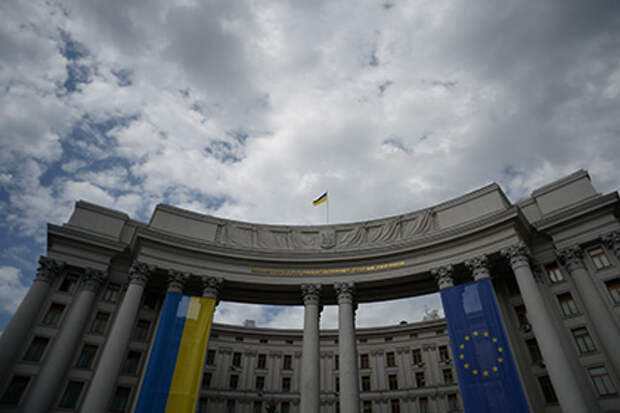 МИД Украины вручил российскому послу ноту протеста МИД Украины вручил российскому послу ноту протеста
