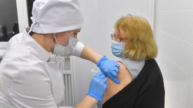 Российский инфекционист объяснил преимущества вакцинированных от COVID-19