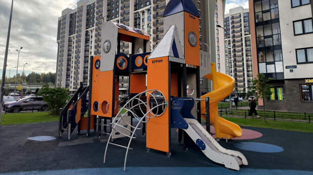 «Братик, у меня язык немеет»: школьница умерла после ушиба на горке