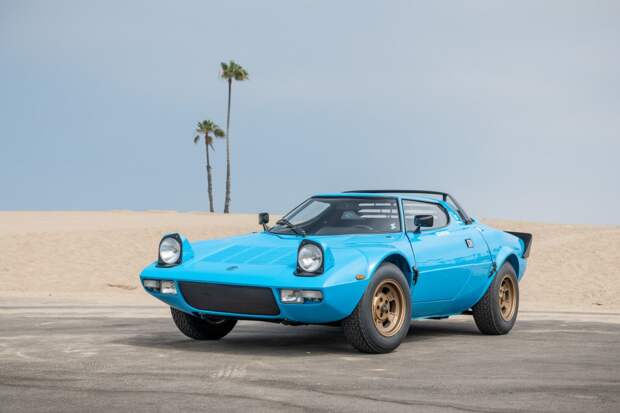 Очень редкий спорткар Lancia Stratos 1975 года выпуска